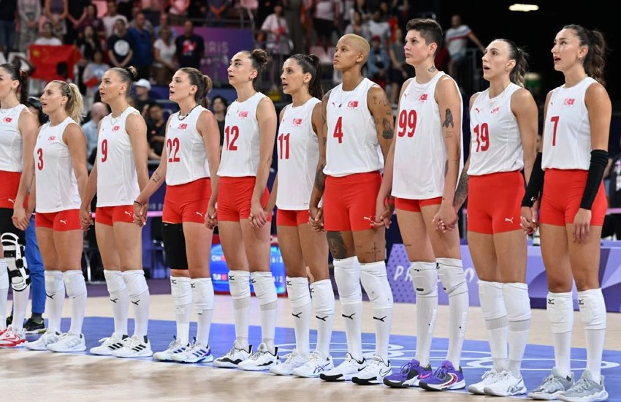 Son dakika | Filenin Sultanları yarı finalde! Çin'i devirdik, rakibimizi bekliyoruz - 1. Resim
