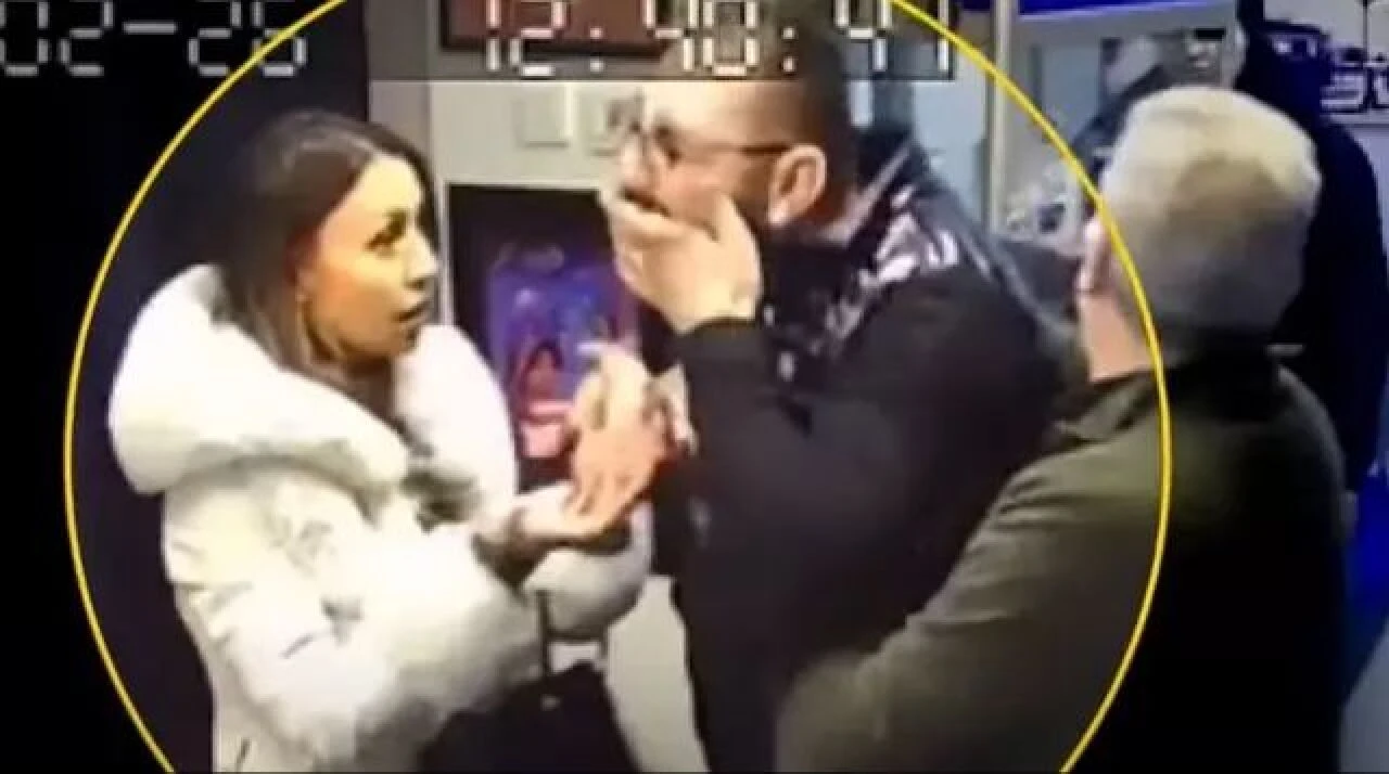 Beyoğlu'nda şoke eden olay kamerada! Yarım milyonluk senedi ağzına atıp yuttu - 3. Resim