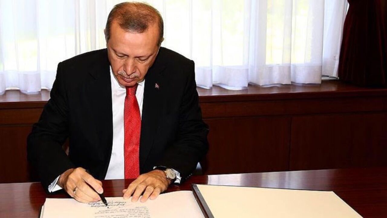 Cumhurbaşkanı Erdoğan 4 ile yeni AK Parti il başkanları atadı