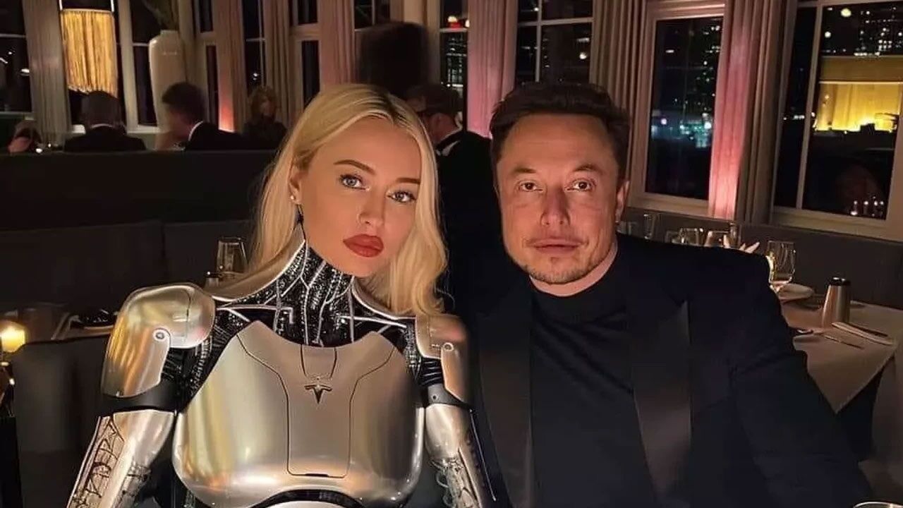 Elon Musk robot sevgilisiyle akşam yemeğini önce paylaştı sonra sildi