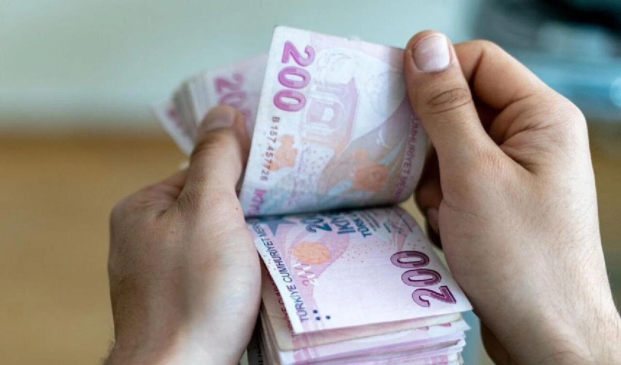 Emekliye fark ödemesi bugün hesaplarda! Tam 2 bin 500 TL ek ödeme: İşte tüm detaylar - 1. Resim