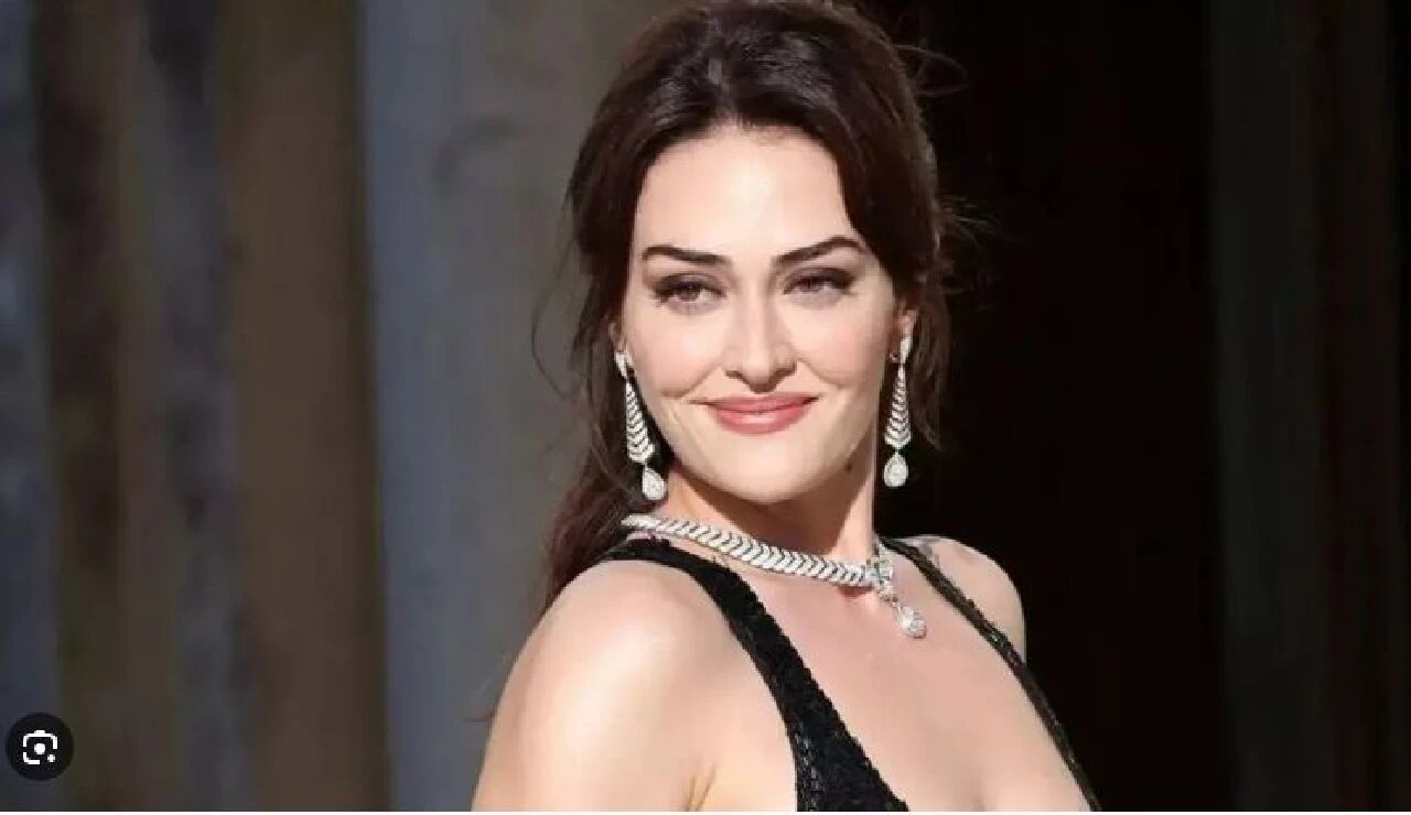 Esra Bilgiç ve Hande Erçel elti oluyor! Sabancıların Türkiye güzellerini topladı - 1. Resim