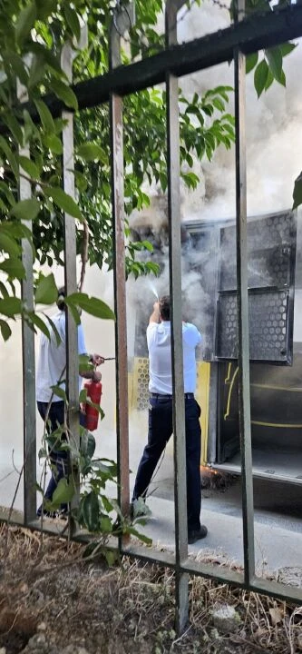 İETT otobüsü sıcak havada birden alev aldı, korkulu anlar yaşadı - 1. Resim