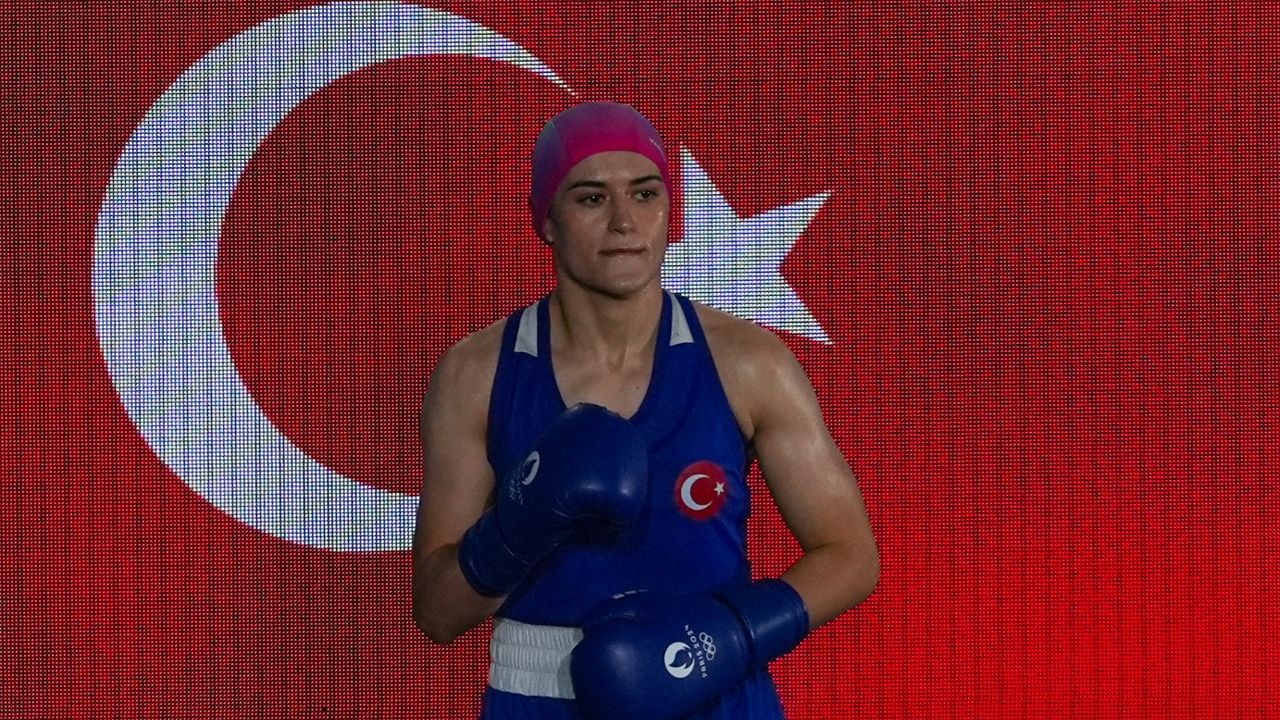 Son dakika | Olimpiyatlarda bir madalya daha! Milli boksör Esra Yıldız Kahraman olimpiyat üçüncüsü oldu 