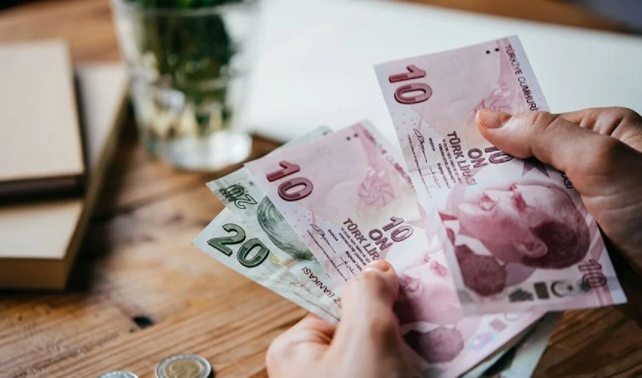 TÜRK-İŞ'ten yüzde 24,73'lük zam çıkışı! Toplu sözleşmelere dikkat çekti: Tüm memurları ilgilendiriyor