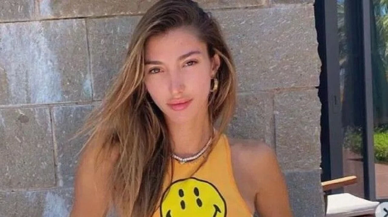 Ünlü model Şevval Şahin'in plaj takısının fiyatı dudak uçuklattı! Tatil pozlarına yorum yağdı