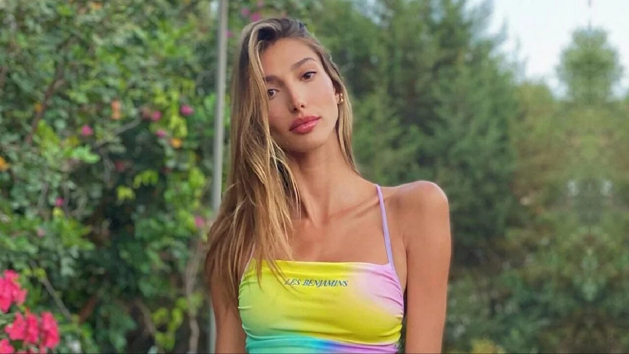 Ünlü model Şevval Şahin'in plaj takısının fiyatı dudak uçuklattı! Tatil pozlarına yorum yağdı