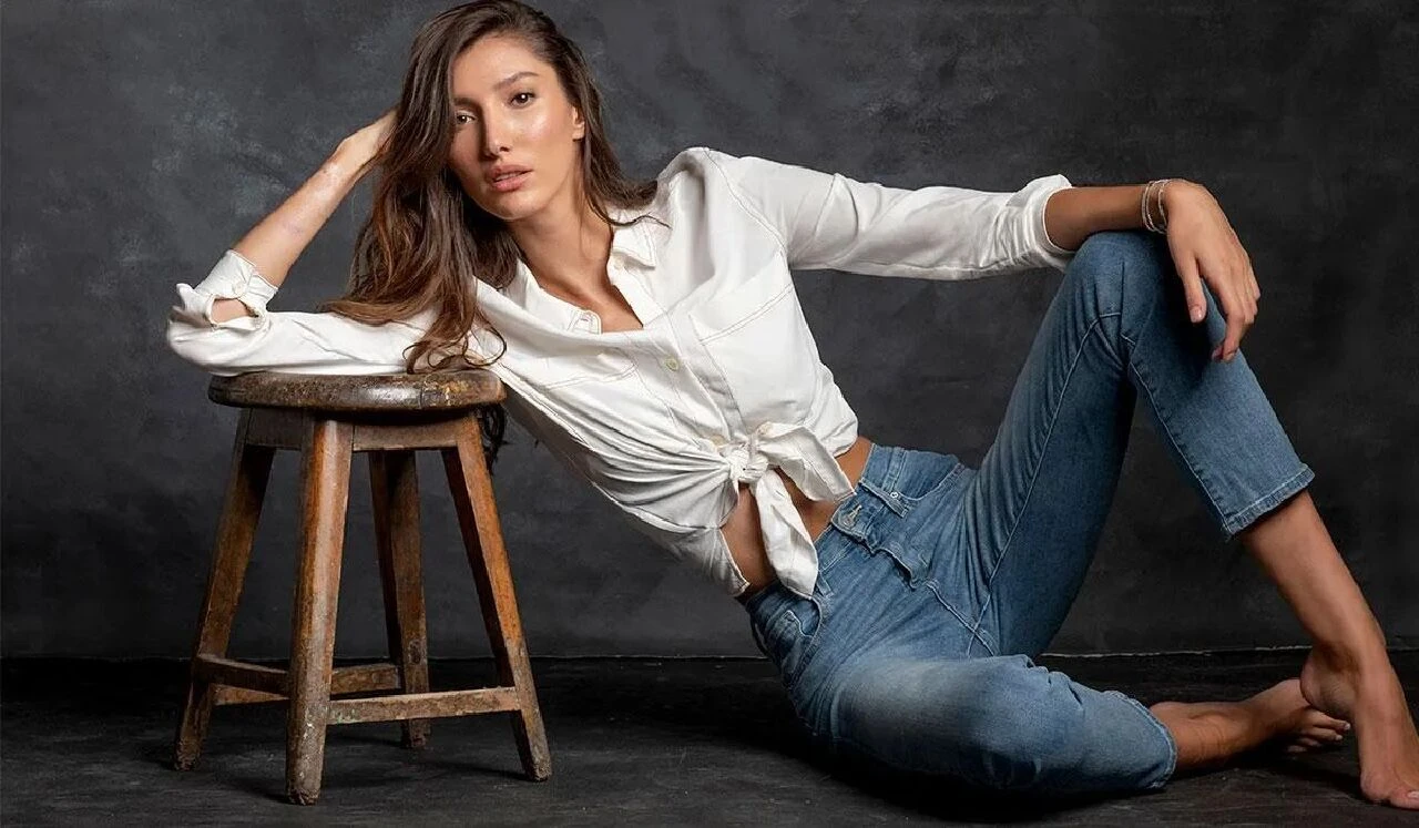 Ünlü model Şevval Şahin'in plaj takısının fiyatı dudak uçuklattı! Tatil pozlarına yorum yağdı