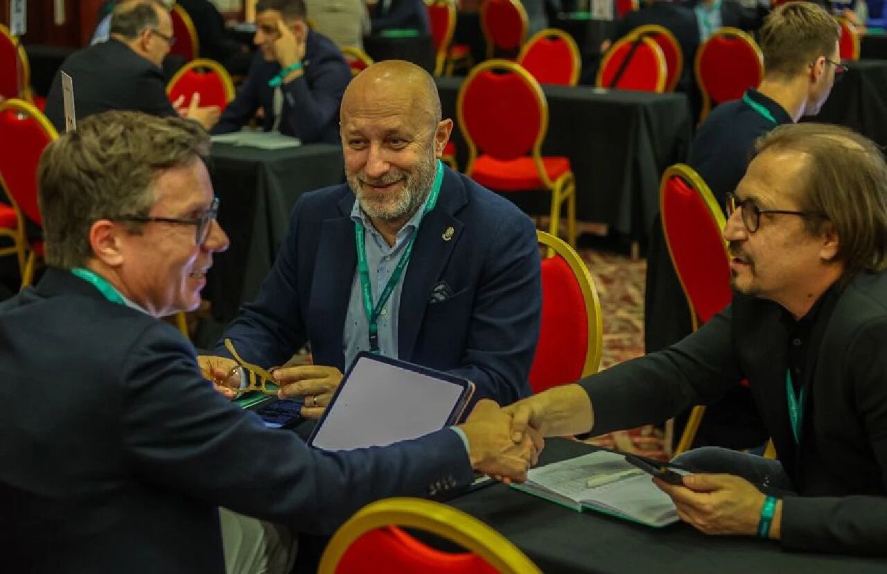 Galatasaray Sportif Direktörü Cenk Ergün uçuş bilgilerinin sosyal medyada paylaşılması nedeniyle suç duyurusunda bulundu!