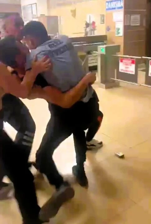 Denizli'de güvenlik görevlilerinden terör gazisine saldırı! Sosyal medyada infiale neden oldu