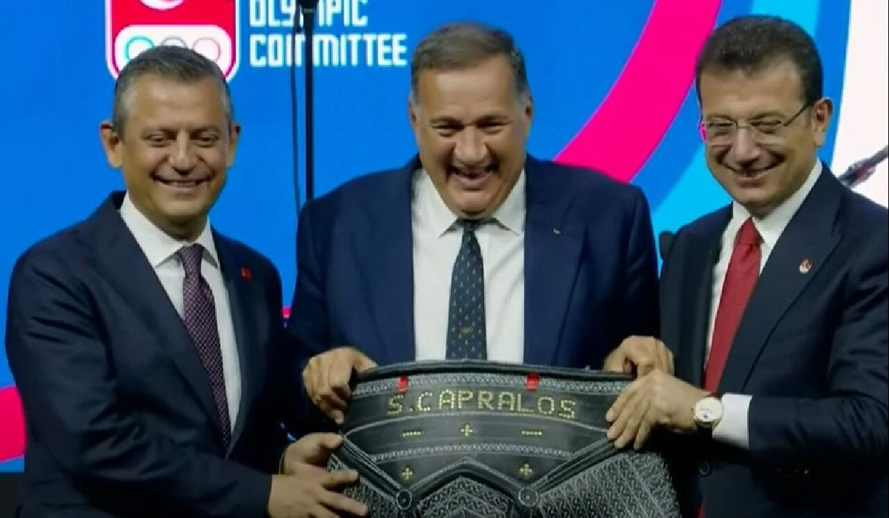 Ekrem İmamoğlu Paris'te İstanbul Evi açılışında konuştu: