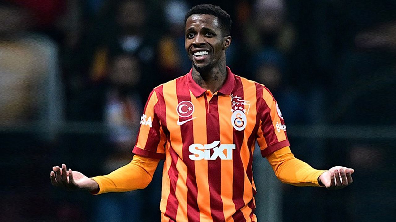 Galatasaray&#039;a Wilfried Zaha piyangosu: İngiltere&#039;den talip çıktı!