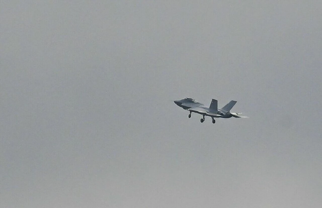 KAAN ses getirmeye devam ediyor! Yerli ve milli savaş uçağımız dünya manşetinde