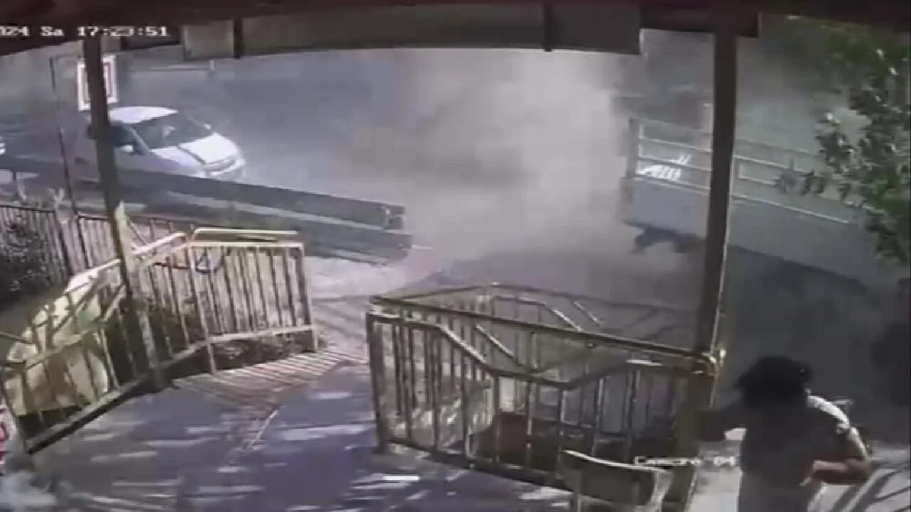 Kamyonun freni patladı, 6 aracı hurdaya çevirdi: Ölümden saniyelerle kurtuldu