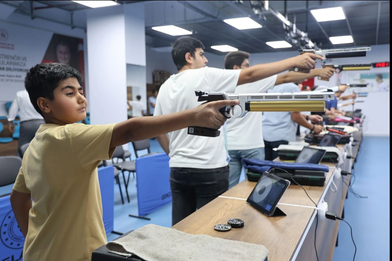 Ne Ronaldo ne de Messi! Gençlerin yeni idolü Yusuf Dikeç: Spor salonları doldu taştı
