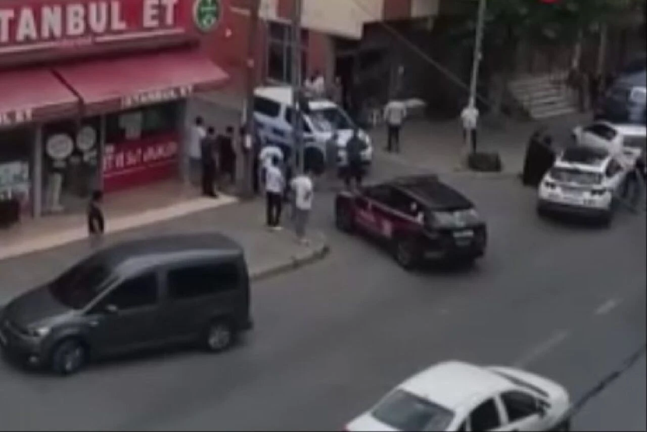 Teksas değil Esenyurt! İki grup arasında silahlı kavga: Çok sayıda ekip sevk edildi - 1. Resim