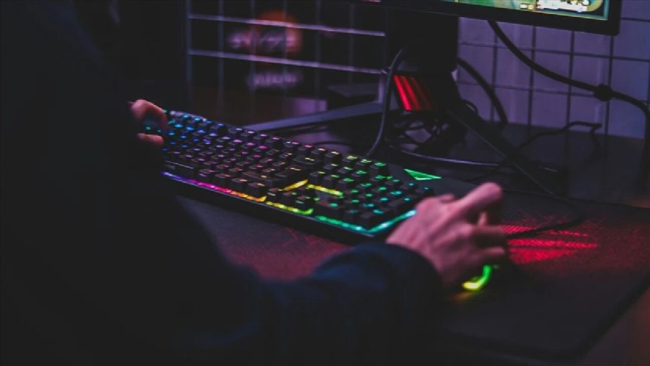 10 yaş üstü olan Roblox çocuklar için uygun mu? Dijital oyunlardaki sesli konuşma ve chat riskleri - 2. Resim