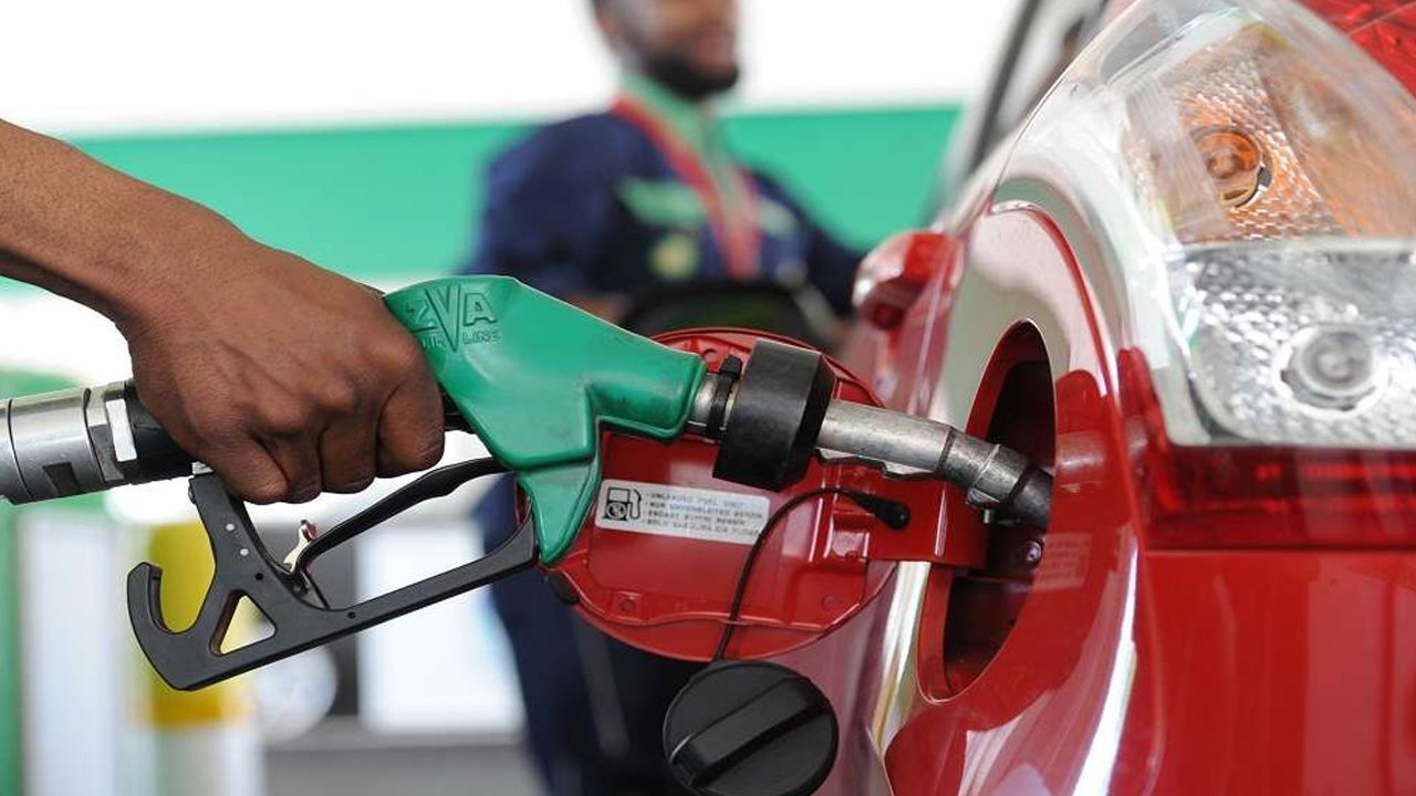 Akaryakıt fiyatları kritik noktada! Petrol yüzde 3 yükselişe hazırlanıyor: Uzmanlar en çok korkutan gelişmeyi açıkladı