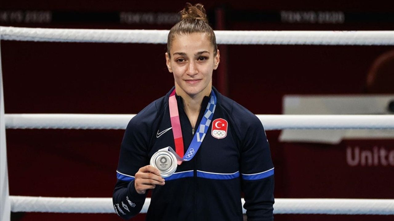 Buse Naz Çakıroğlu, Paris Olimpiyatları&#039;nda bu akşam altın madalya için finale çıkacak