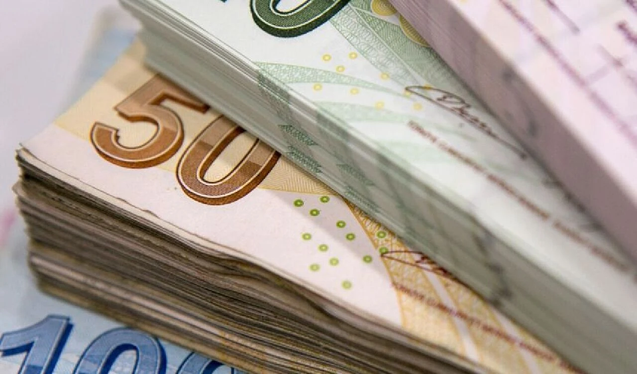 Emekli ve memur maaş zammı 2025 hesabı! 4 farklı senaryo masada: SSK ve Bağkur emekli maaşı için rakamlar belli oldu