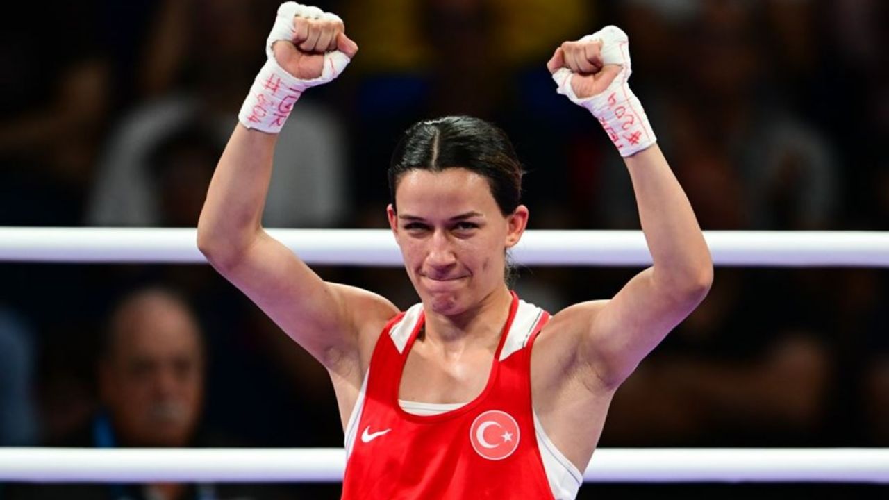 Hatice Akbaş finalde Çinli rakibi Yuan Chang&#039;a kaybederek gümüş madalya kazandı!