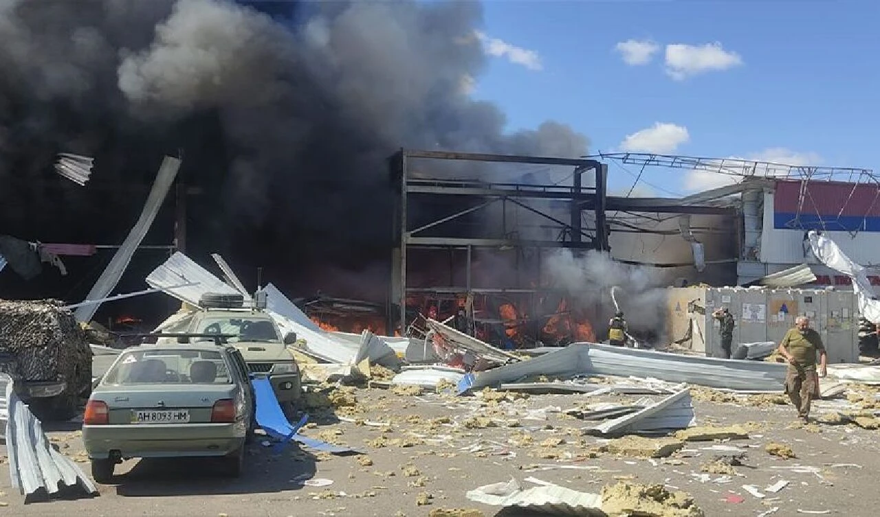 Rusya'dan Kursk intikamı: Süpermarketi havaya uçurdu - 1. Resim
