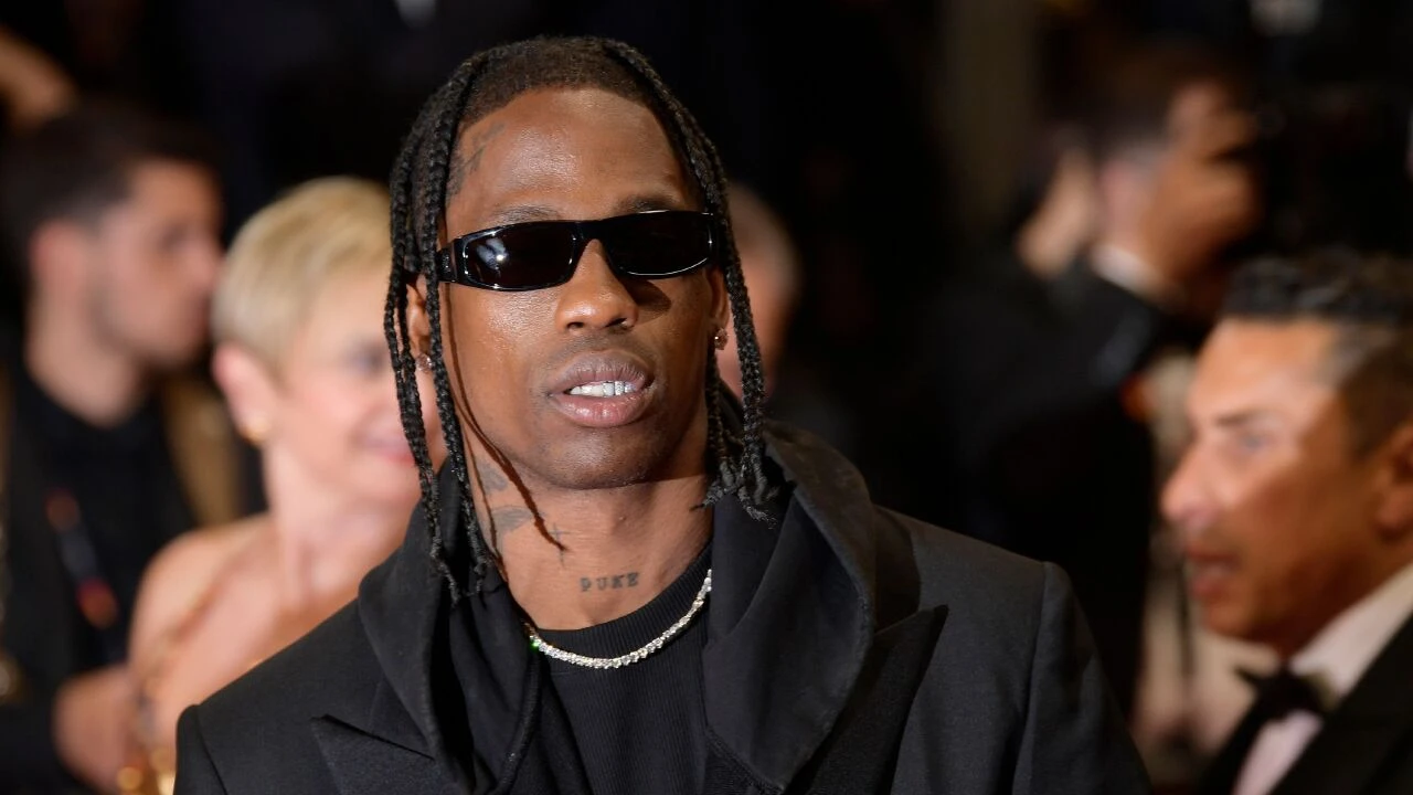 Travis Scott lüks otelde olay çıkardı: Gözaltına alındı - 1. Resim