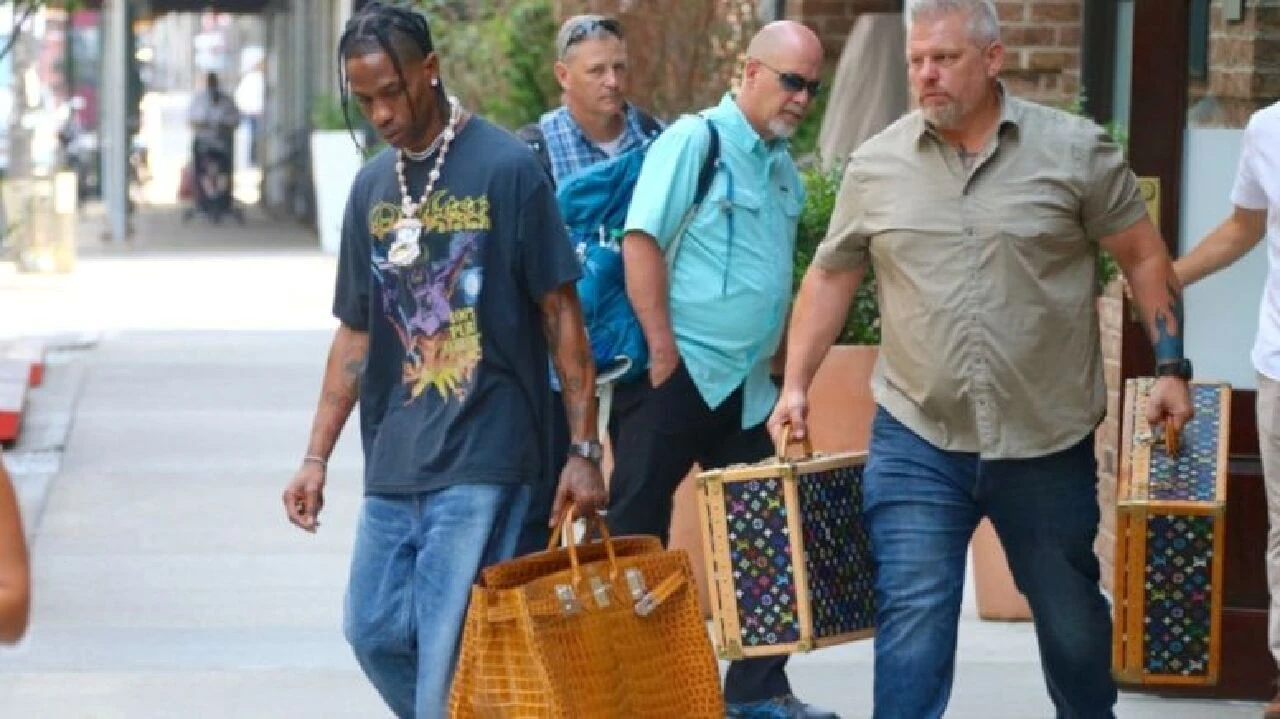 Travis Scott lüks otelde olay çıkardı: Gözaltına alındı - 2. Resim