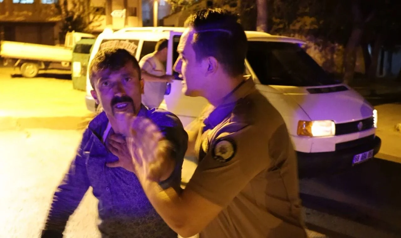 Alkollü halde polis aracına çarpacaktı! "Zaten ben meşhurum" diyerek tehdit etti - 1. Resim