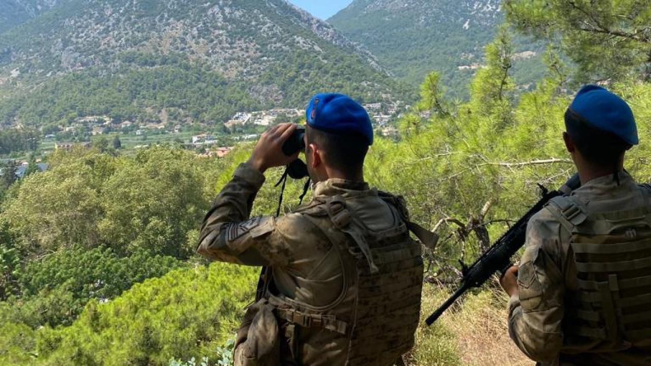 Antalya&#039;da orman yangınlarına karşı Jandarma komandolar görev başında