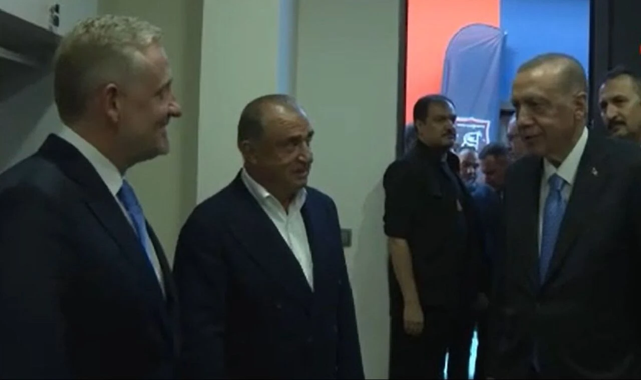 Cumhurbaşkanı Erdoğan Başakşehir'de geleceğin sporcularını ziyaret etti