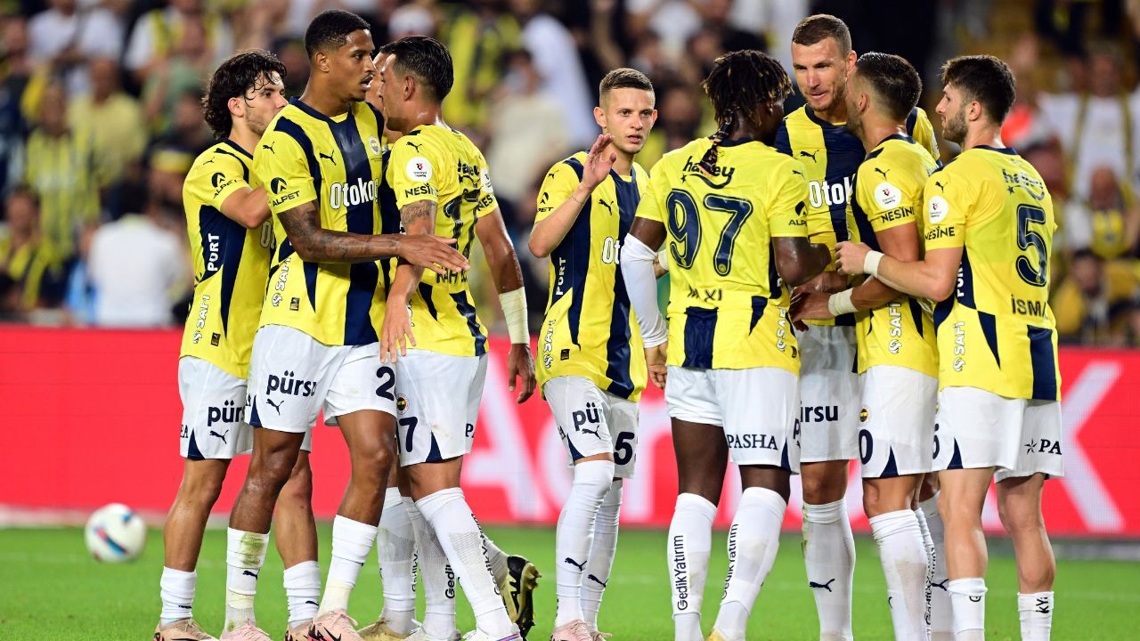 Fenerbahçe, Süper Lig&#039;in ilk maçında Adana Demirspor&#039;u tek golle yendi!