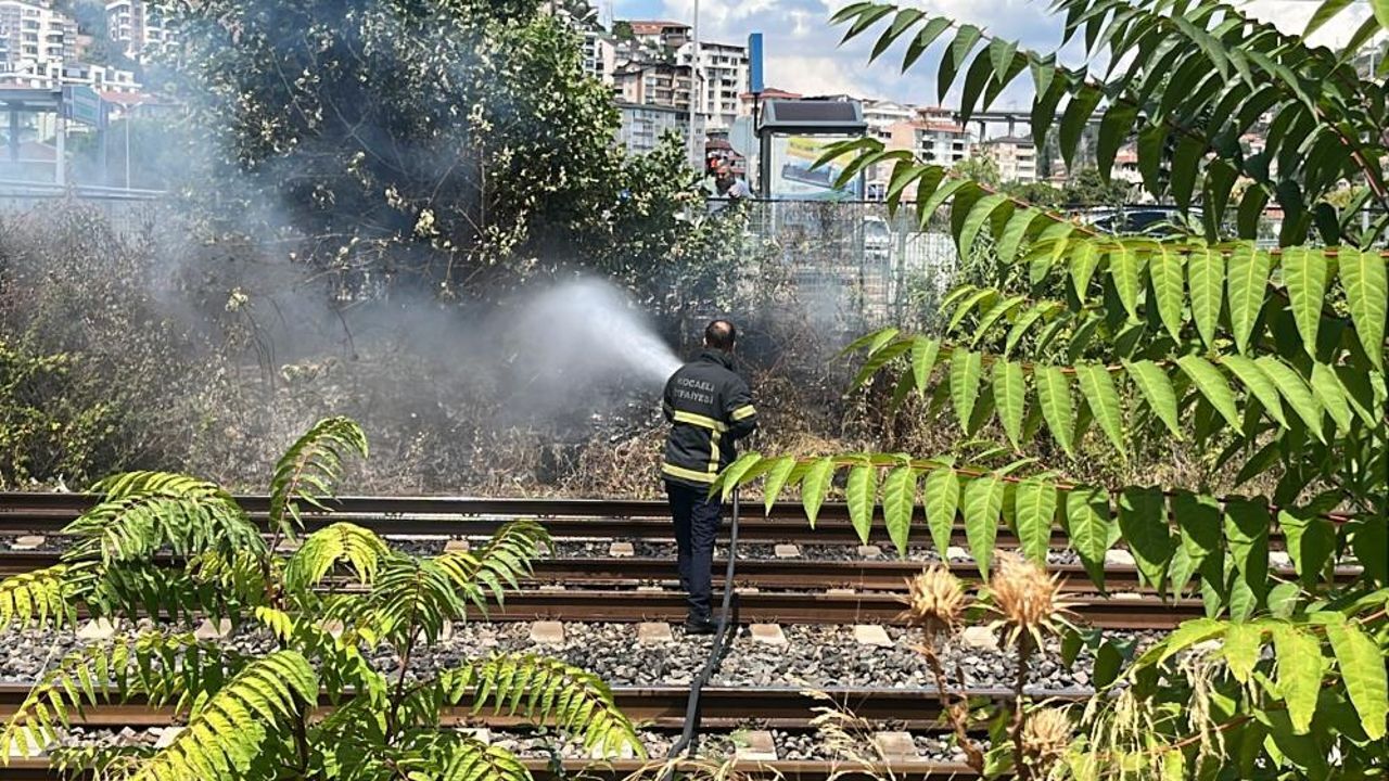 Hızlı tren raylarında büyük panik! Canlarını hiçe sayıp müdahale ettiler