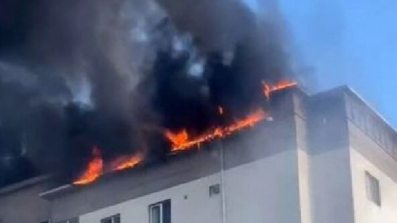 Kağıthane'de 13 katlı binadan yangın paniği