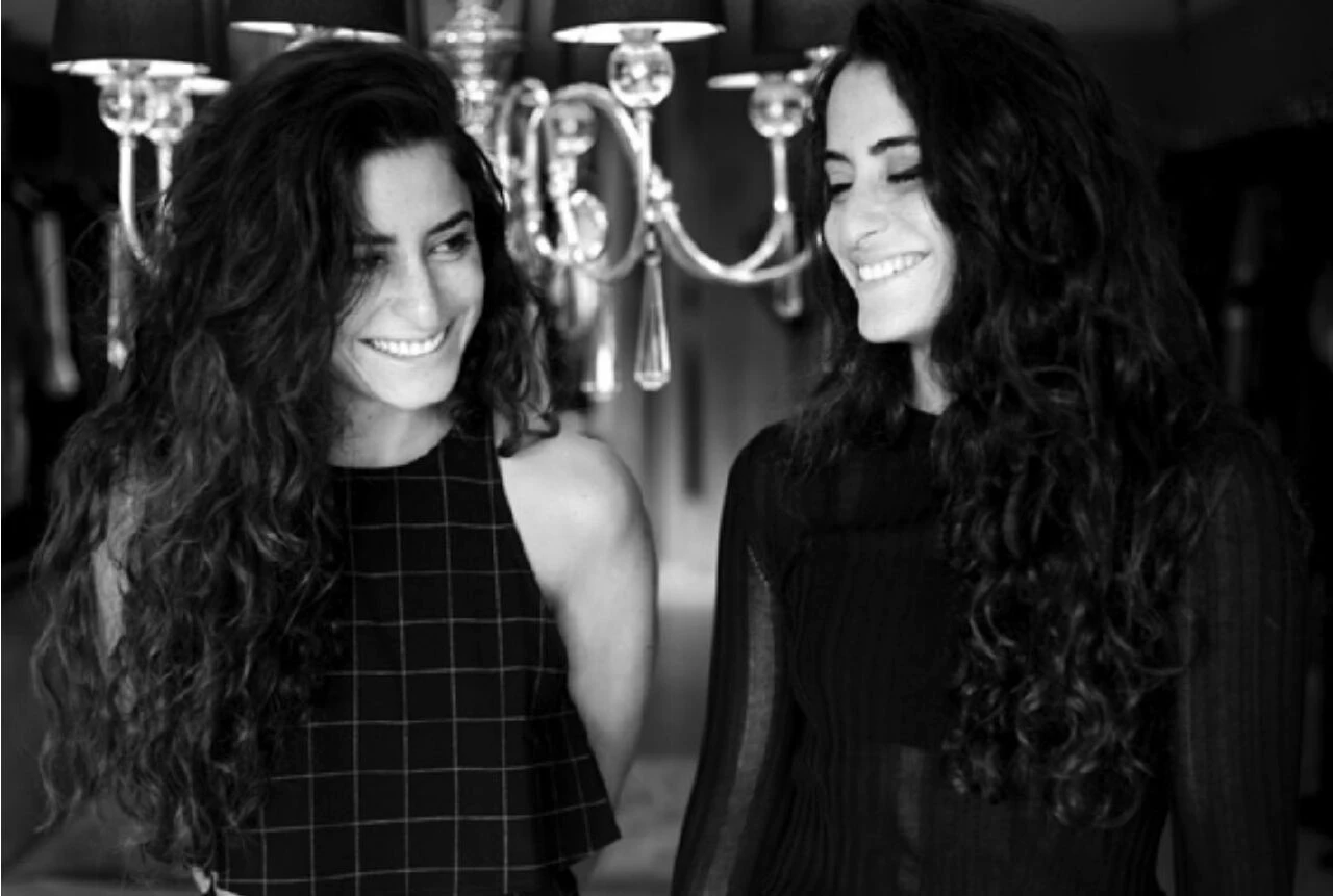 Tasarımcı kardeşler Raisa ve Vanessa Sason dolandırıcıların kurbanı oldu! 100 bin lira kaptırdılar - 1. Resim