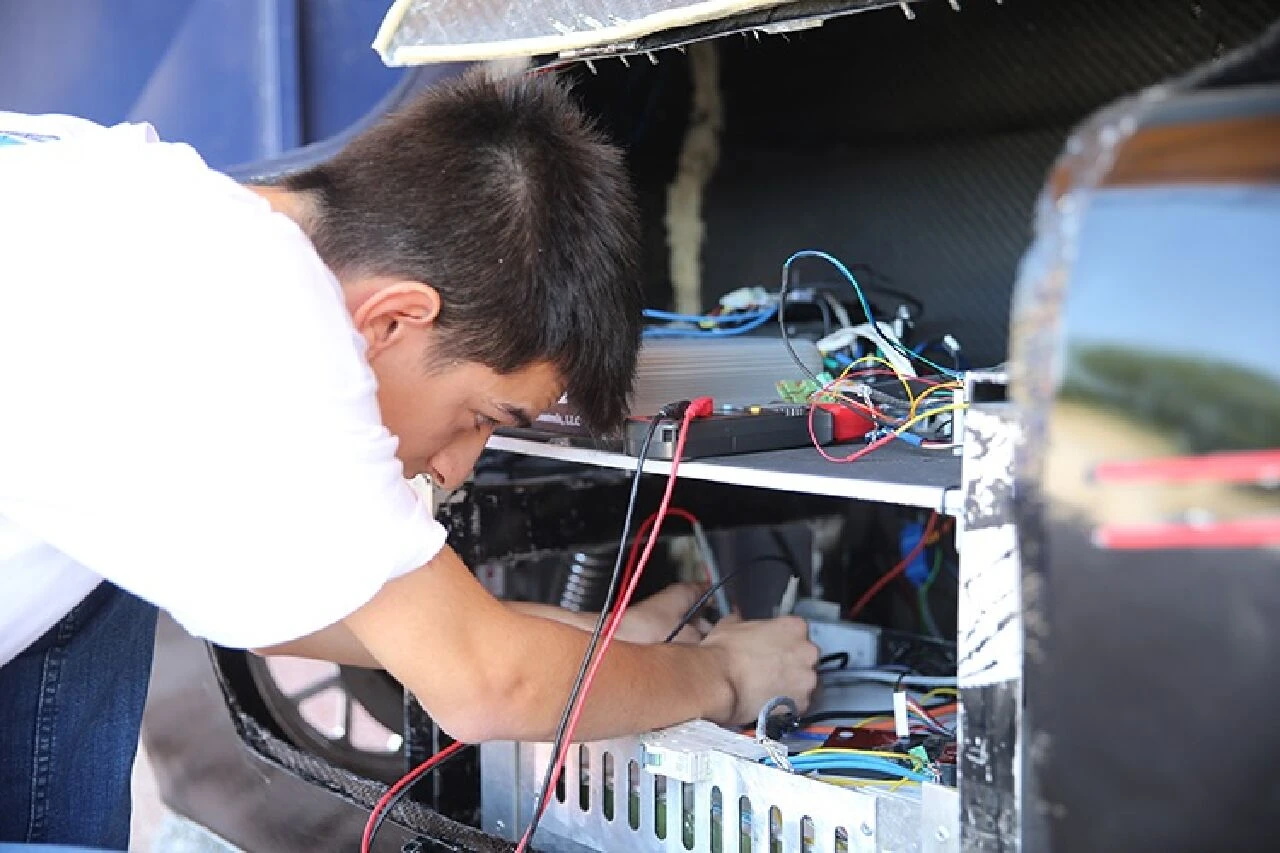 Üniversiteli gençler, geliştirdikleri elektrikli araç "Orion" ile TEKNOFEST'te birincilik hedefliyor