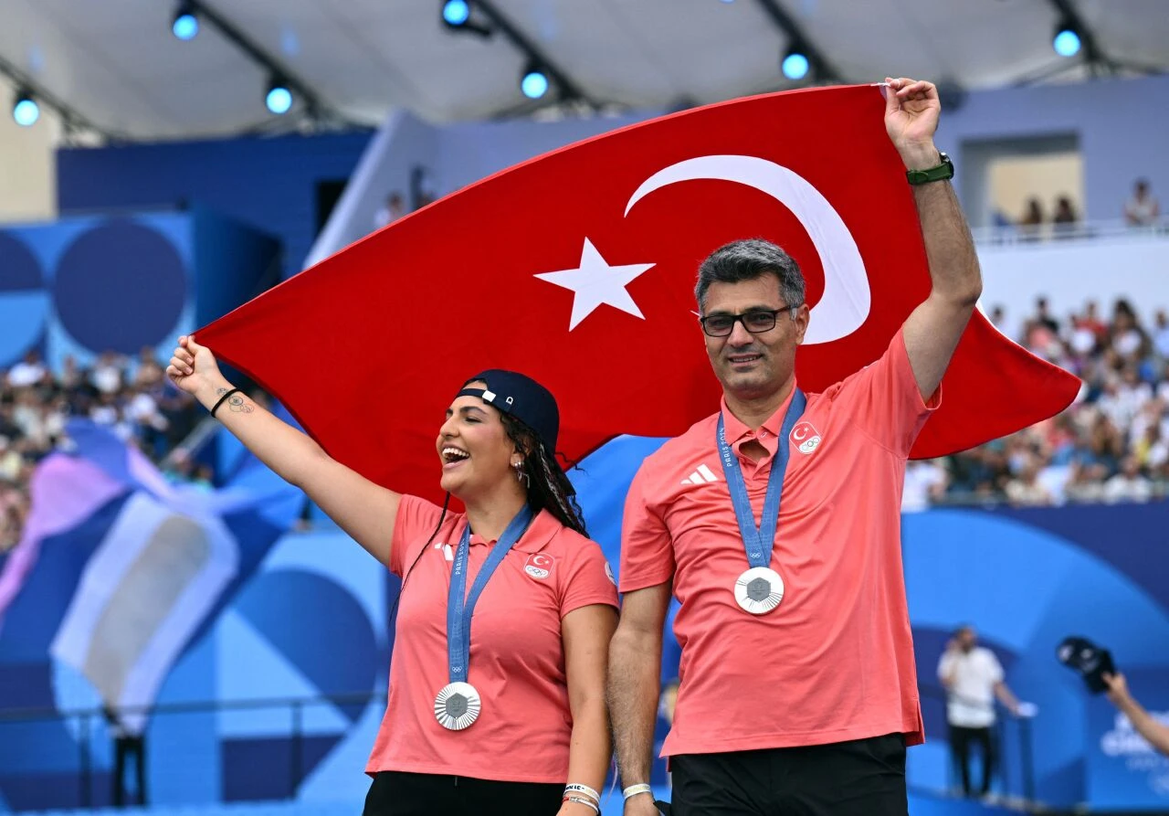 Yusuf Dikeç’e rakibinden övgüler! "Altın madalyayı ben değil sen aldın" - 6. Resim