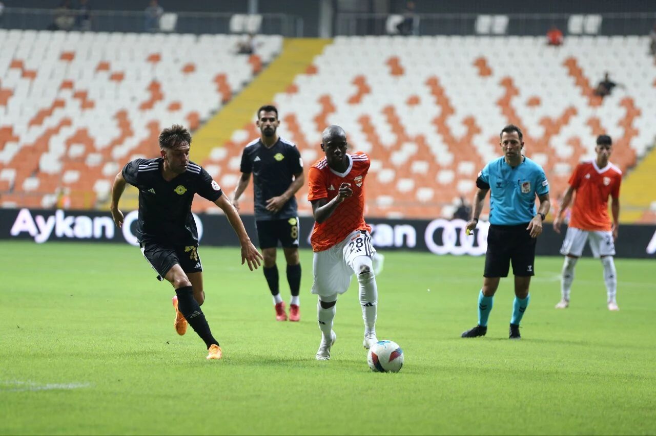 Adanaspor Teknik Direktörü Francois Ciccolini: Taraftarlarımıza ihtiyacımız var