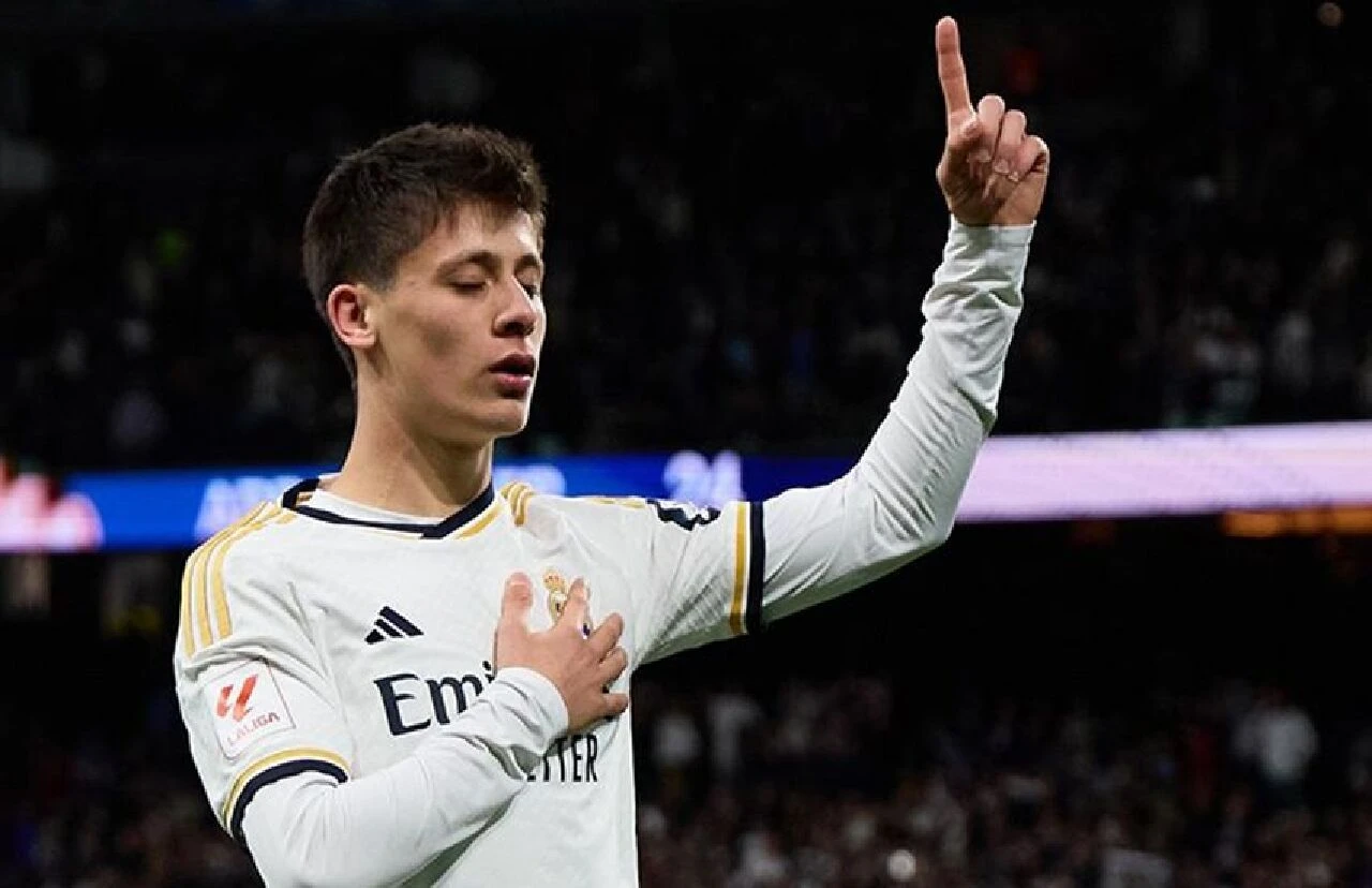 Jose Mourinho transferde gözünü kararttı: Arda Güler ile birlikte Real Madrid'in bir yıldızına daha kanca attı!