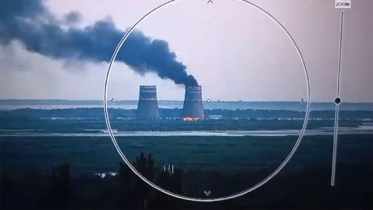 Son dakika | Rusya'nın ilhak ettiği bölgedeki Zaporijya Nükleer Santrali'nde yangın çıktı - 1. Resim
