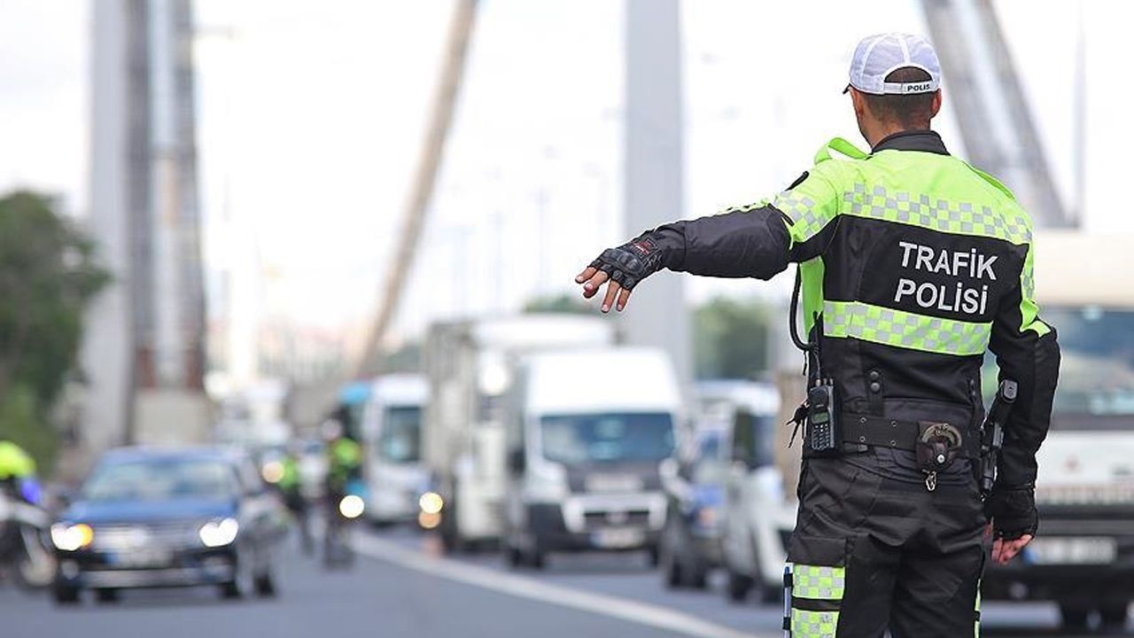 Trafikte büyük denetim! Tam 426 bin 589 araç ve sürücüye ceza kesildi