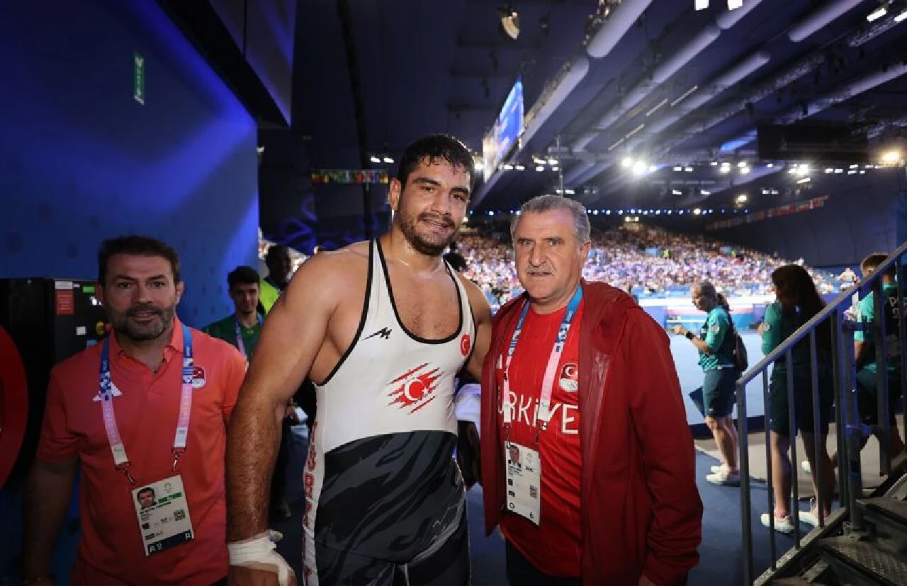 Türk güreşinin yaşayan efsanesi Taha Akgül, olimpiyat madalyasıyla kariyerini noktaladı