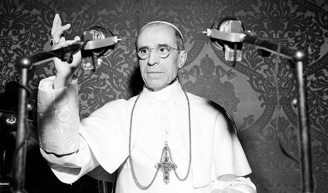 Vatikan UFO sırlarını saklıyor olabilir! Uzaylılarla kilise arasındaki ürkütücü bağlantı - 2. Resim