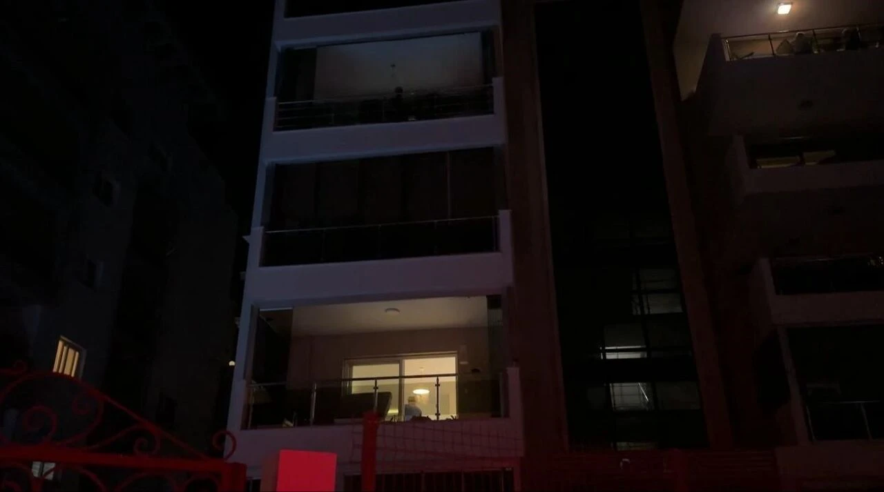 Boynundaki muskayı merak edip açtı, dehşeti yaşadı! 14 yaşındaki çocuk özel kıyafetlerle hastaneye kaldırıldı - 1. Resim