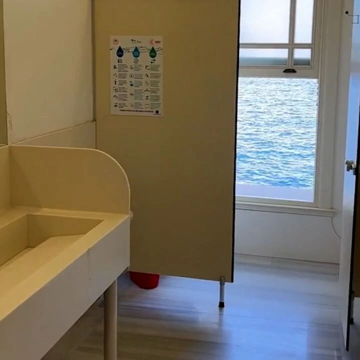 Galatasaray Üniversitesi'nin tuvalet manzarası hayran bıraktı - 1. Resim