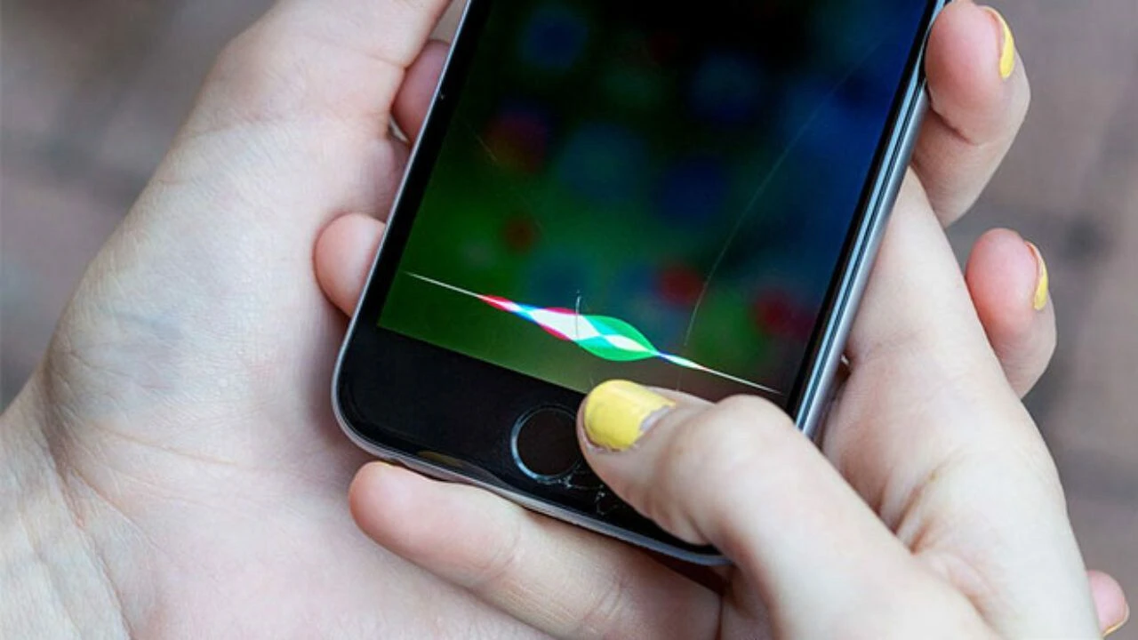 Uzun zamandır beklenen İOS 18 özellikleriyle gelecek yenilikler arasında Siri yapay zeka desteği merak konusu oldu