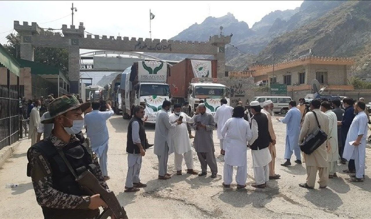 Afganistan-Pakistan sınırında çatışma: Siviller evlerini terk etti