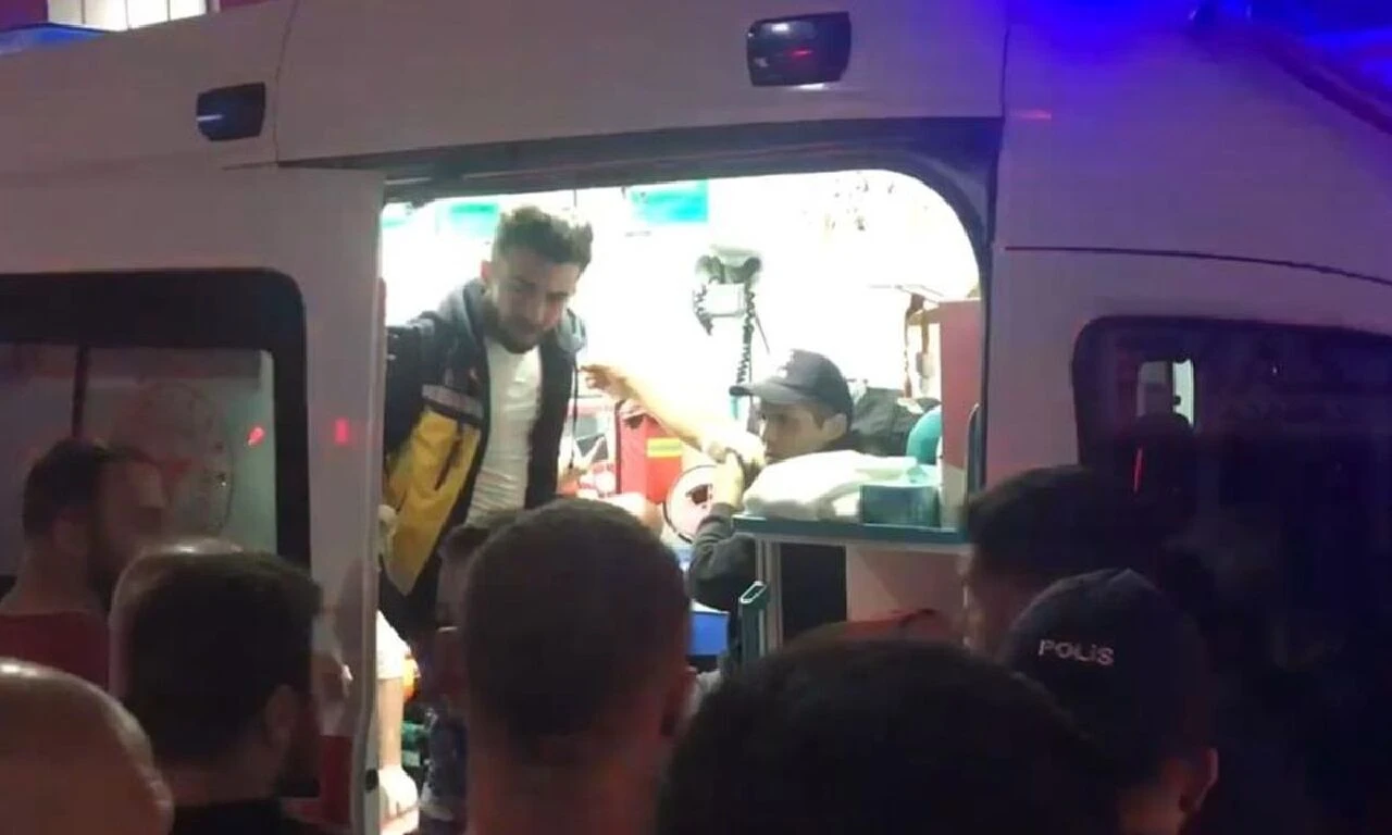 Alkol içerken ilahi dinlediler, kavga çıktı: 1’i polis 2 kişi bıçakla yaralandı