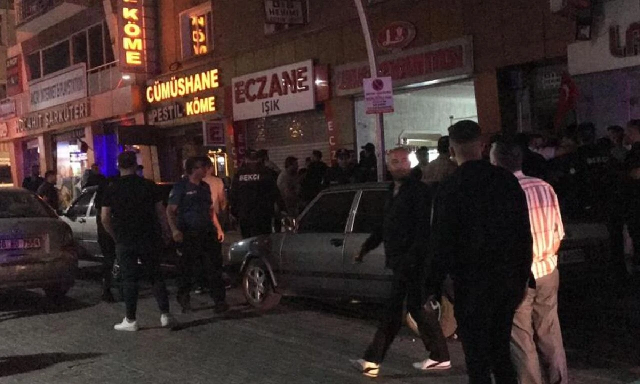 Alkol içerken ilahi dinlediler, kavga çıktı: 1’i polis 2 kişi bıçakla yaralandı