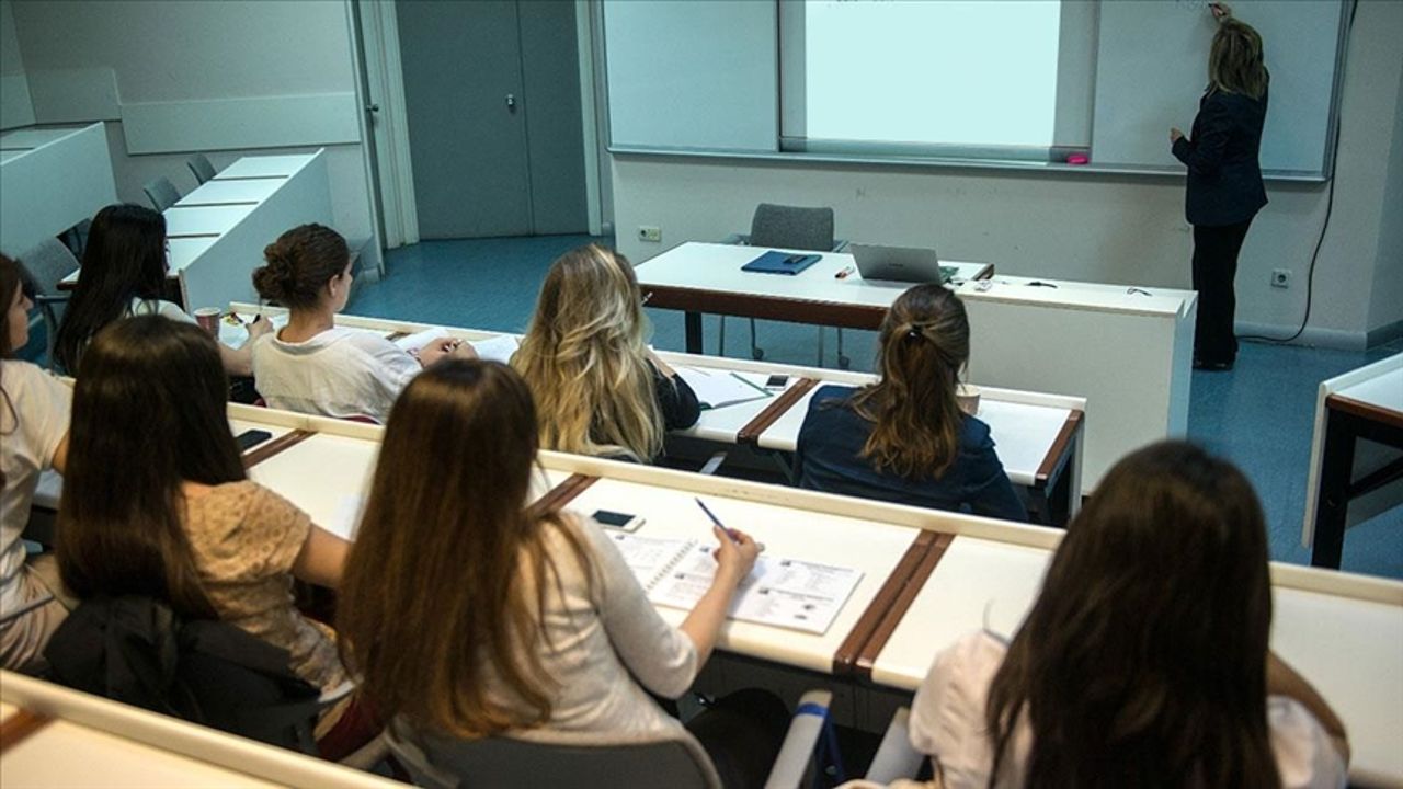 Bu yıl üniversitelerde yapay zeka, dijitalleşme ve büyük veri alanlarıyla ilgili bölümler tercih edilebilecek